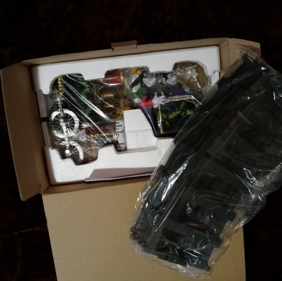 New Musical Disney Light Up Holiday Train Set. - Picture 3 of 4